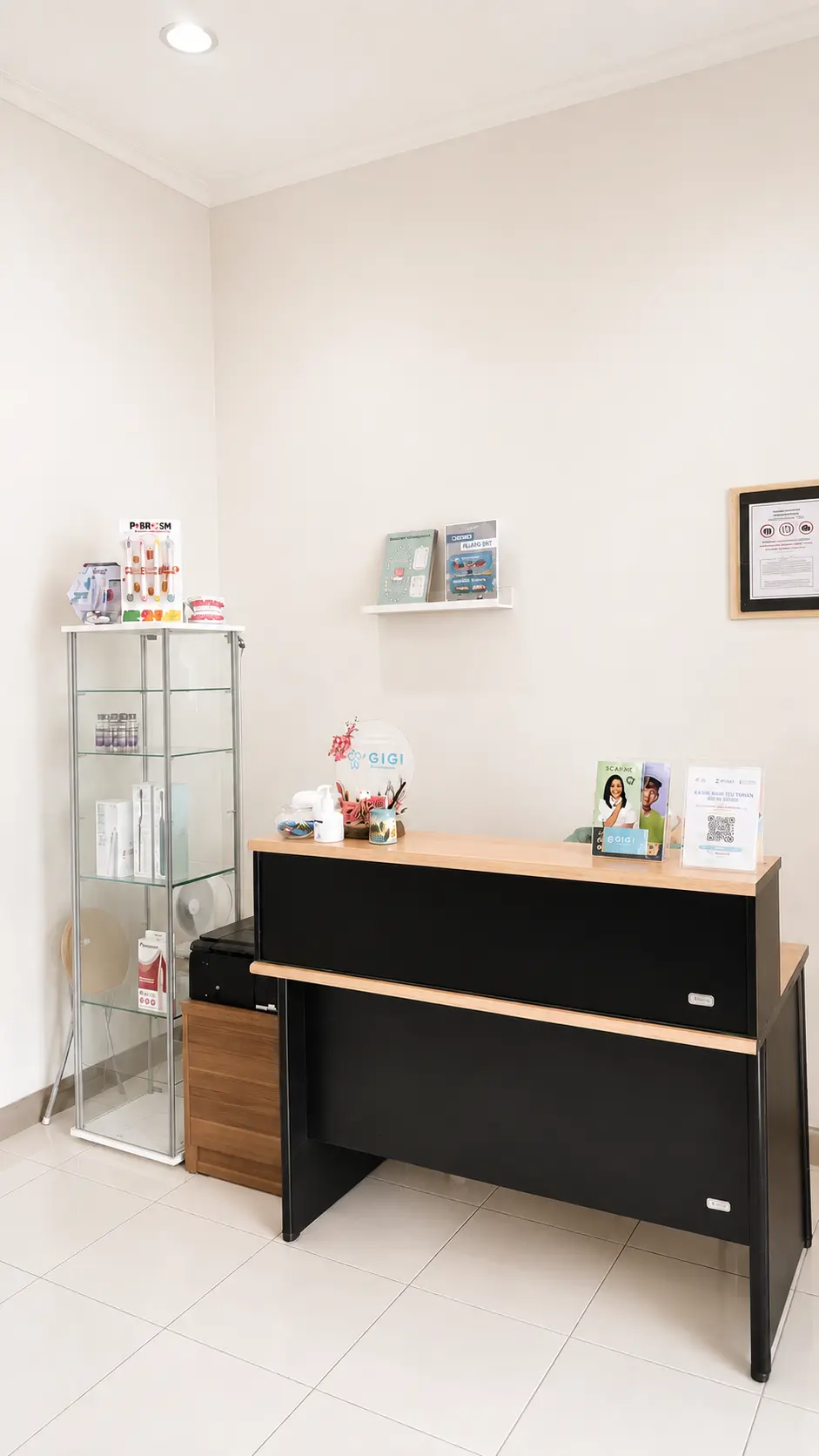 Klinik GIGI by WH Dental Care- Meja Admin